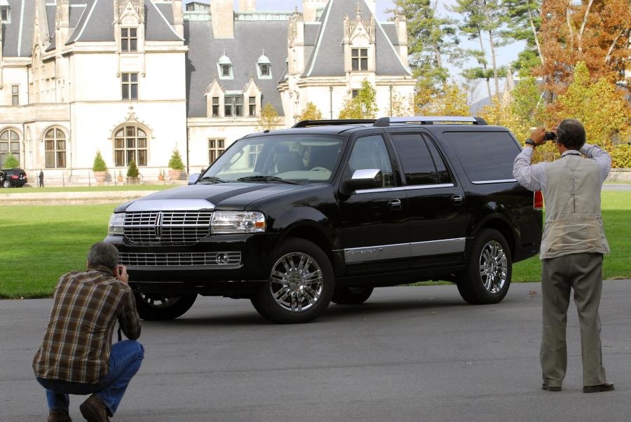  Lincoln Navigator L 2006 года  (фото 38 из 50)
